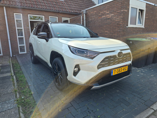Toyota RAV4 Van binnen én buiten weer als nieuw